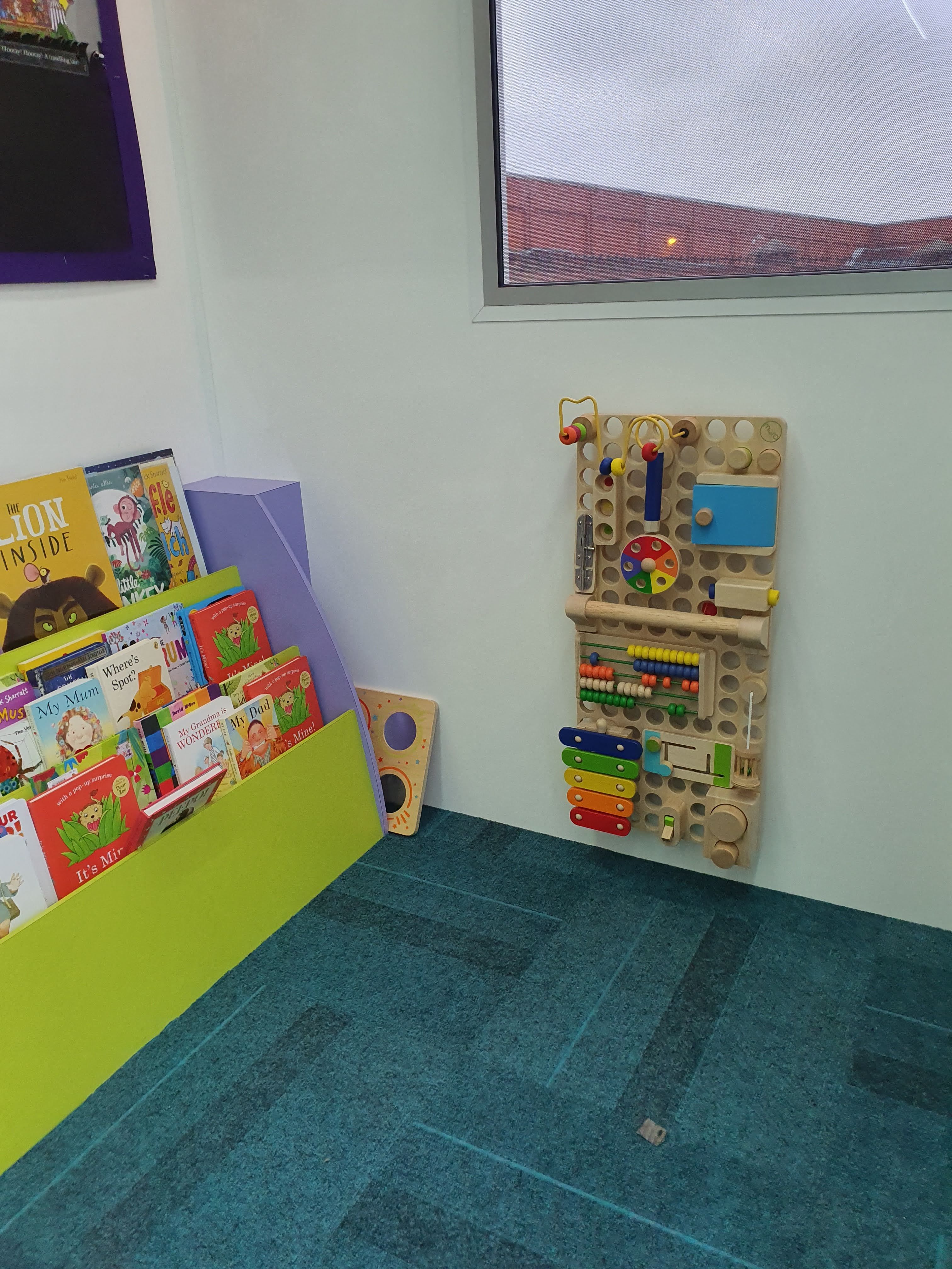 Story Bus puzzle and bookshelves