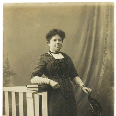 width=400&height=400&mode=crop&ranchor=top Elbow on books